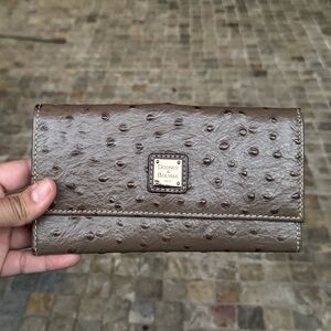 Gray ostrich dooney and Bourke wallet
